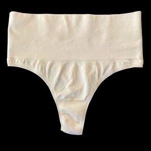 NWOT! Yummie Shapewear Thong S/M